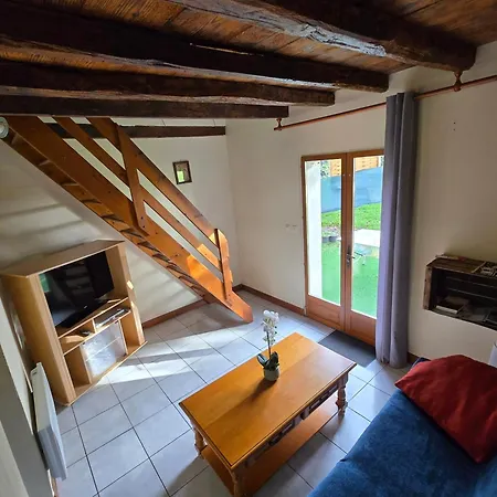 Maison Volet Rouge Devay Exterior photo
