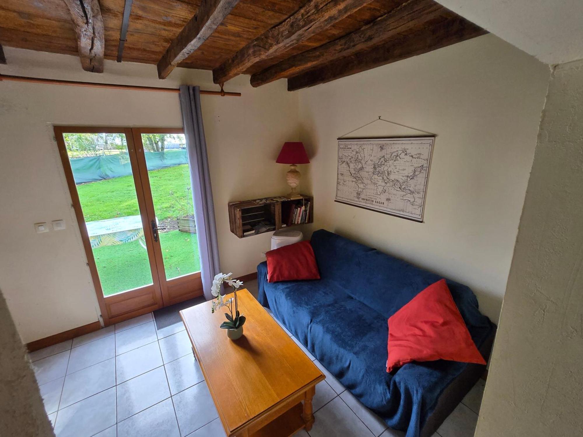 Maison Volet Rouge Apartment *