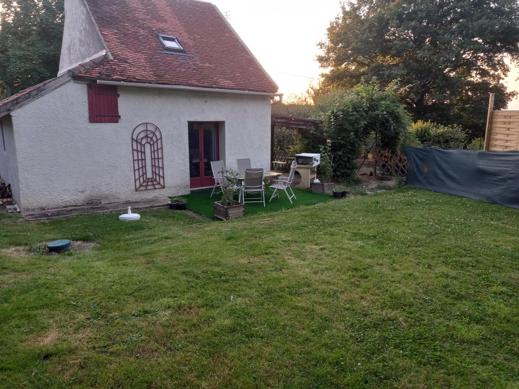 Maison Volet Rouge